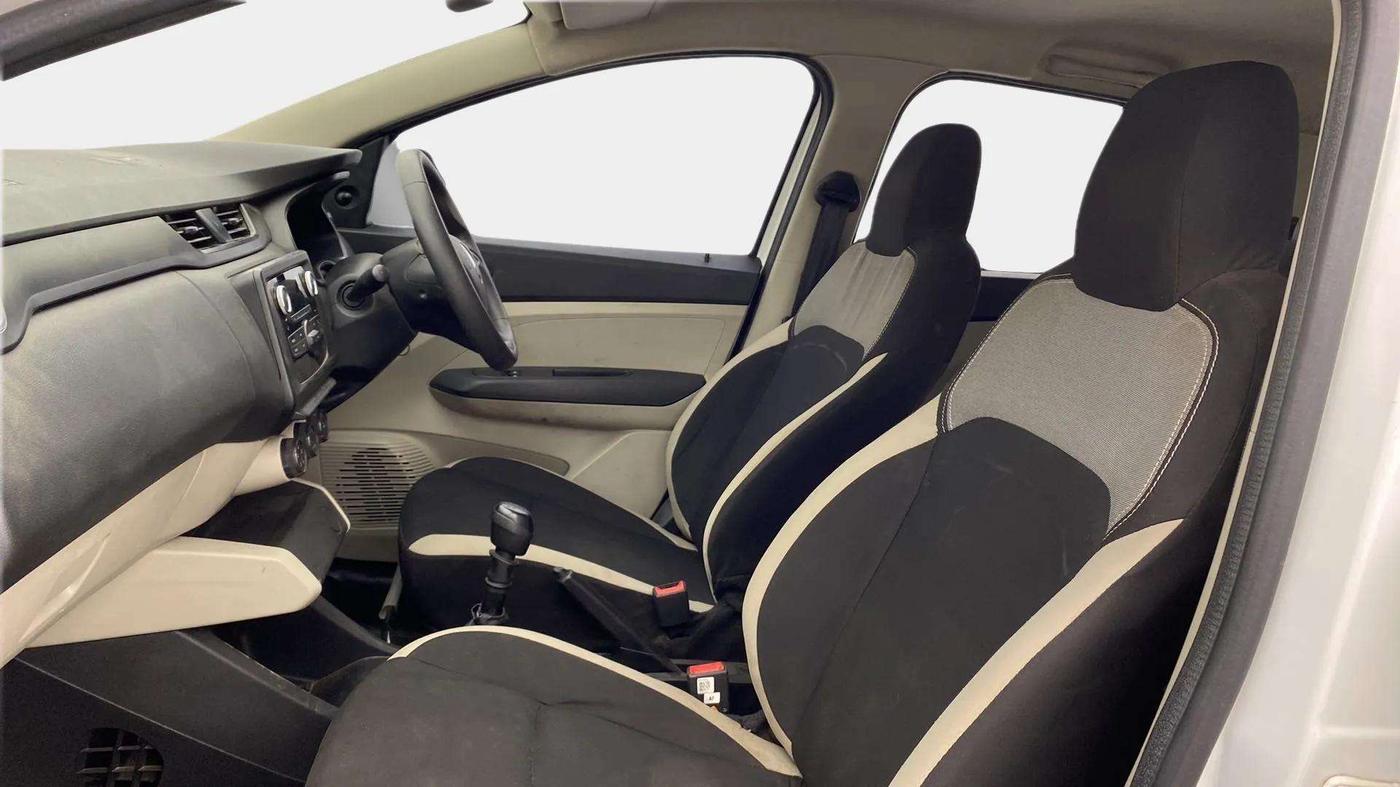2022 Renault TRIBER RXL MT, Petrol, Manual, 35,107 km, Right Side Front Door Cabin