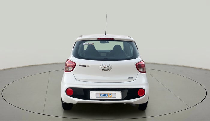 2017 Hyundai Grand i10 MAGNA AT 1.2 KAPPA VTVT, Petrol, Automatic, 16,760 km, Back/Rear