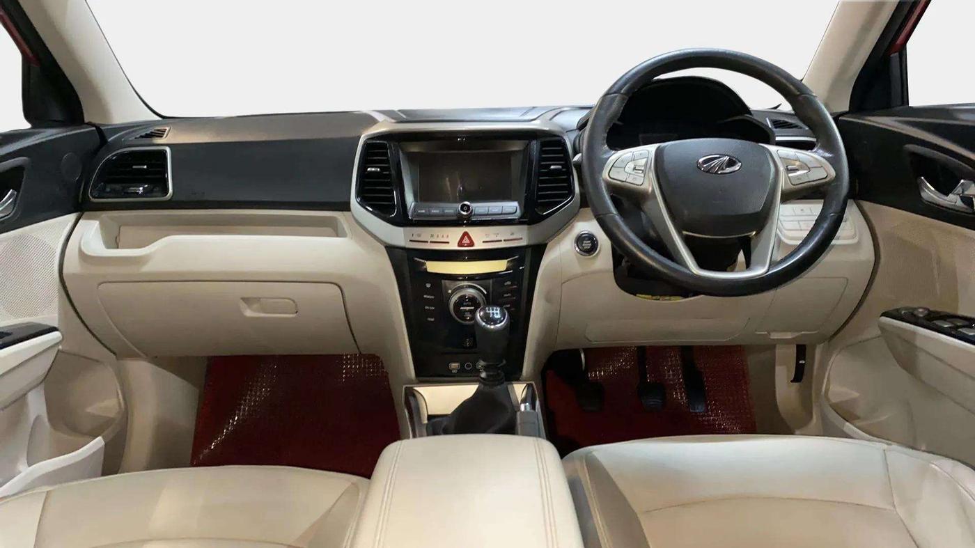 2020 Mahindra XUV300 W8 (O) 1.5 DIESEL, Diesel, Manual, 40,185 km, Dashboard