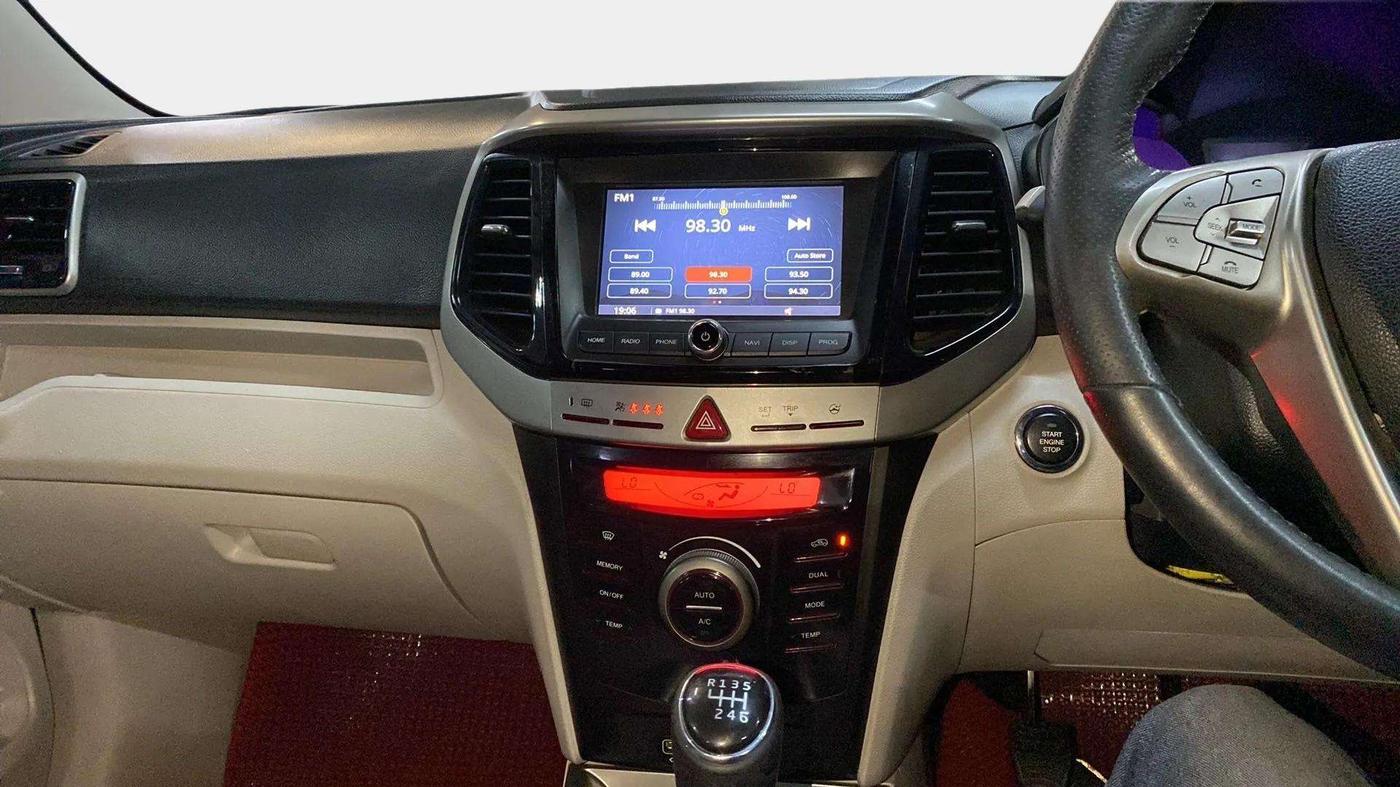 2020 Mahindra XUV300 W8 (O) 1.5 DIESEL, Diesel, Manual, 40,185 km, Air Conditioner