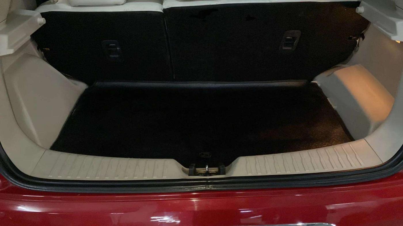 2020 Mahindra XUV300 W8 (O) 1.5 DIESEL, Diesel, Manual, 40,185 km, Boot Inside