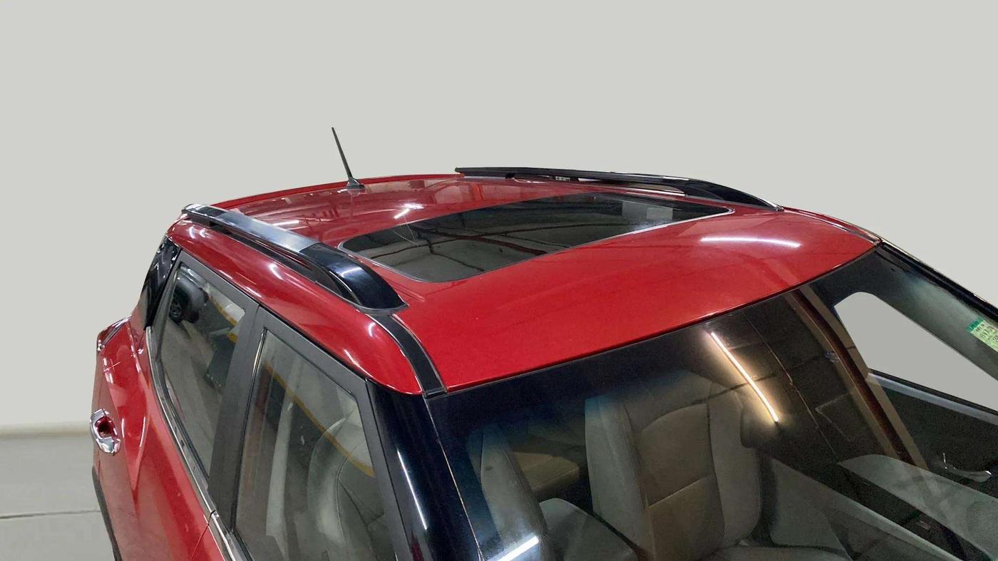 2020 Mahindra XUV300 W8 (O) 1.5 DIESEL, Diesel, Manual, 40,185 km, Roof