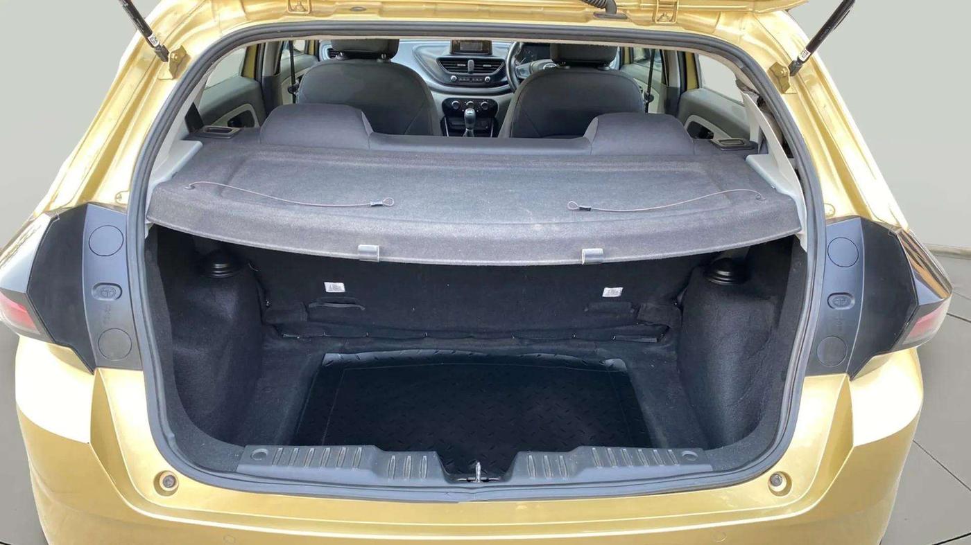 2021 Tata ALTROZ XM PETROL, Petrol, Manual, 31,852 km, Boot Inside