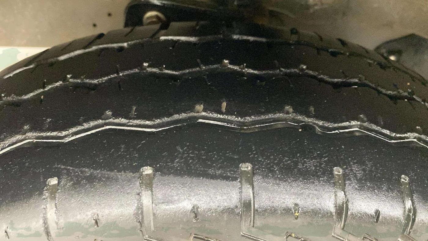 2023 Maruti Eeco 7 STR STD 1.2, Petrol, Manual, 22,147 km, Left Front Tyre Tread