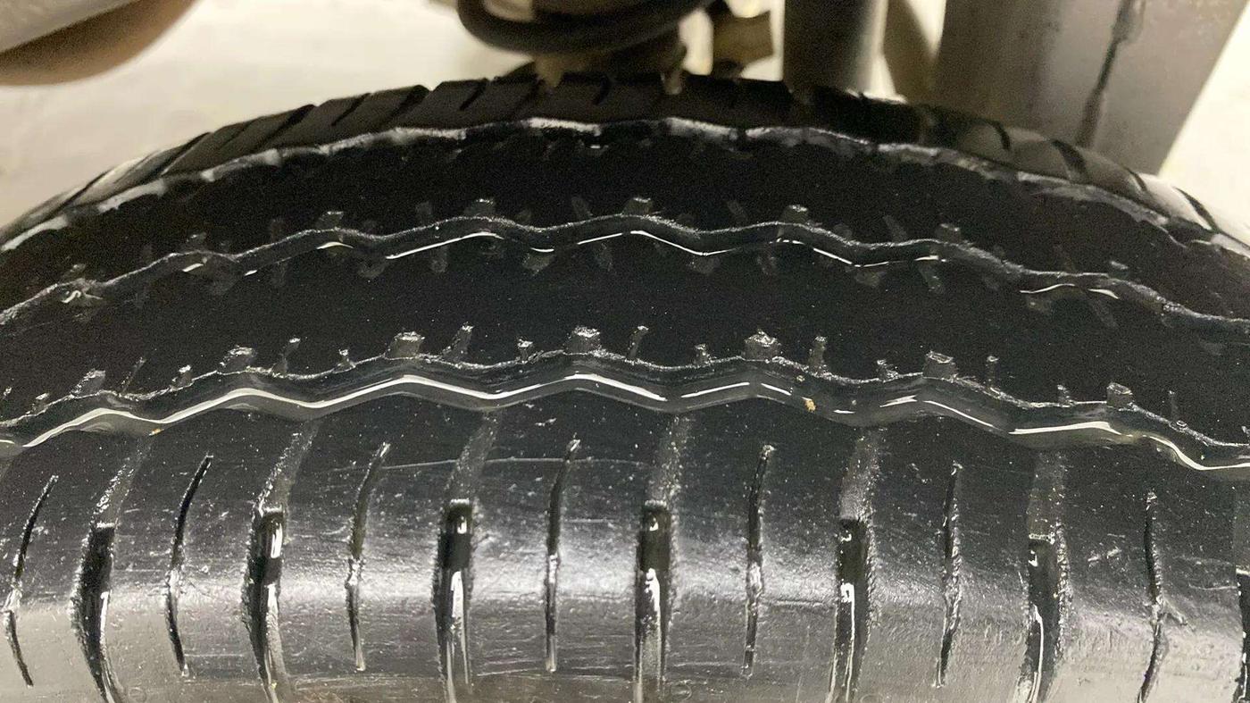 2023 Maruti Eeco 7 STR STD 1.2, Petrol, Manual, 22,147 km, Left Rear Tyre Tread