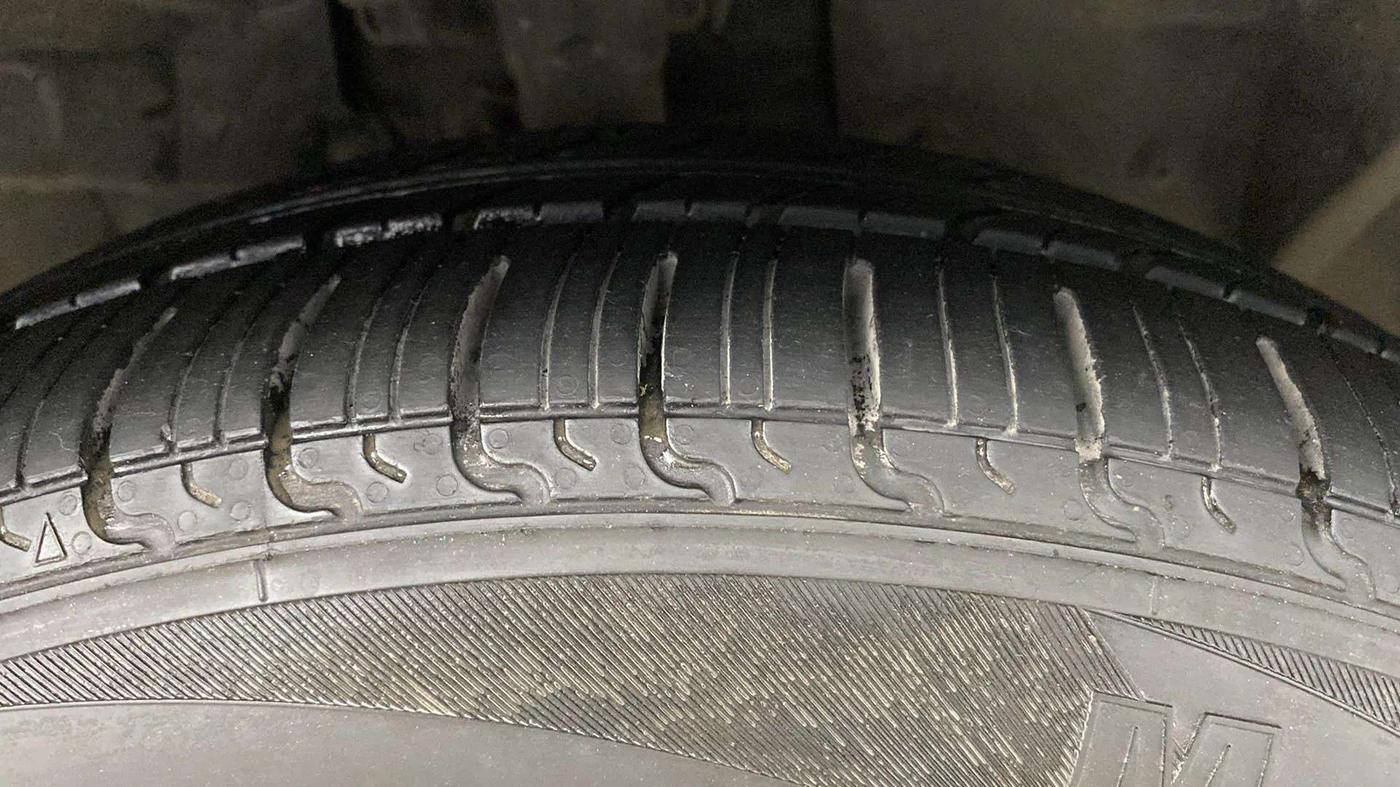 2018 Ford FREESTYLE TITANIUM 1.2 PETROL, Petrol, Manual, 26,842 km, Right Front Tyre Tread