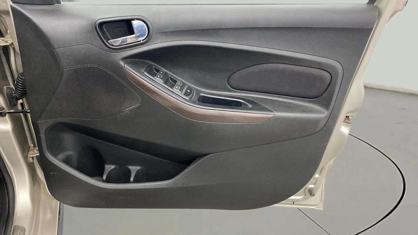 2018 Ford FREESTYLE TITANIUM 1.2 PETROL, Petrol, Manual, 26,842 km, Driver Side Door Panels Control