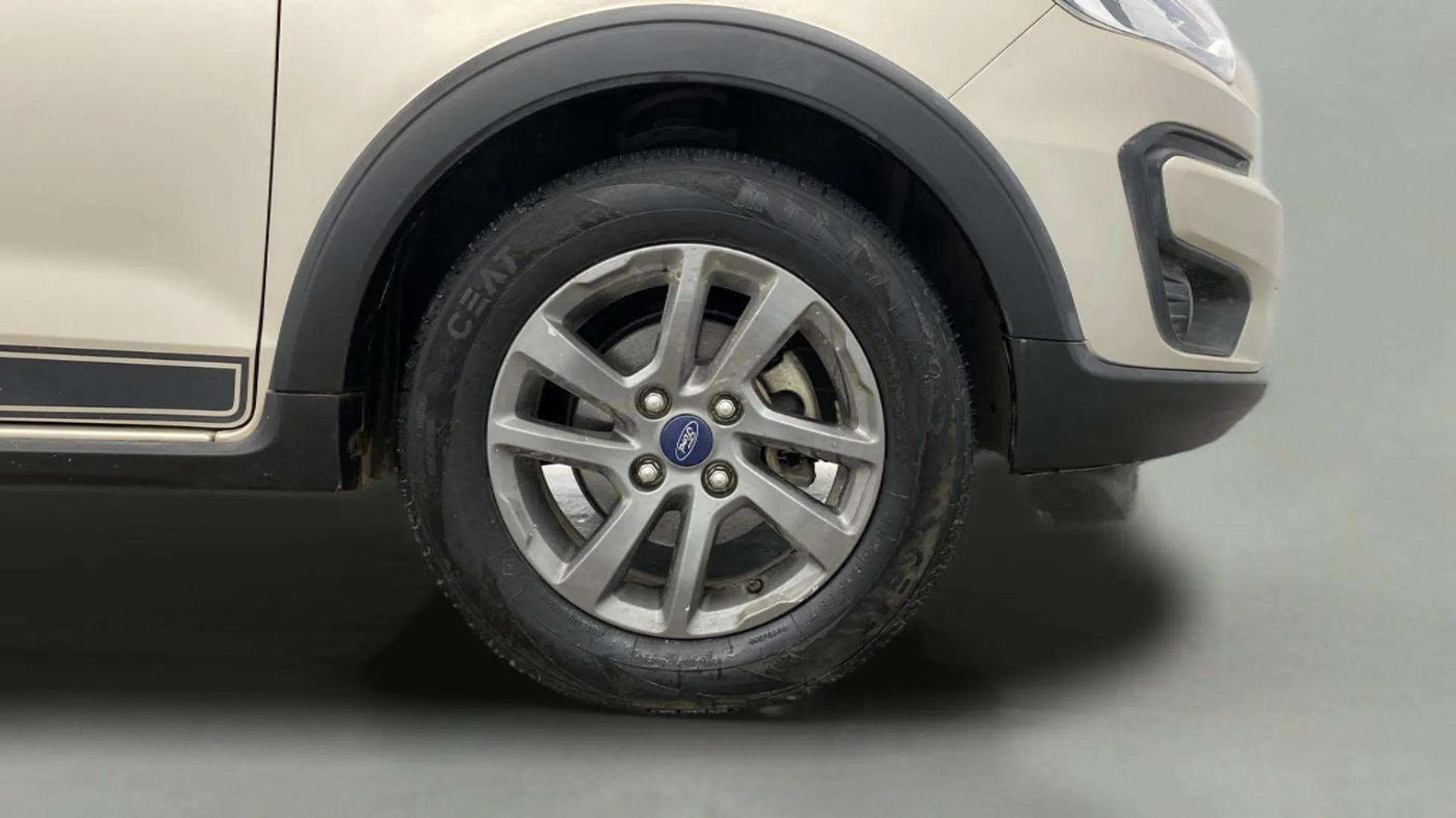 2018 Ford FREESTYLE TITANIUM 1.2 PETROL, Petrol, Manual, 26,842 km, Right Front Wheel