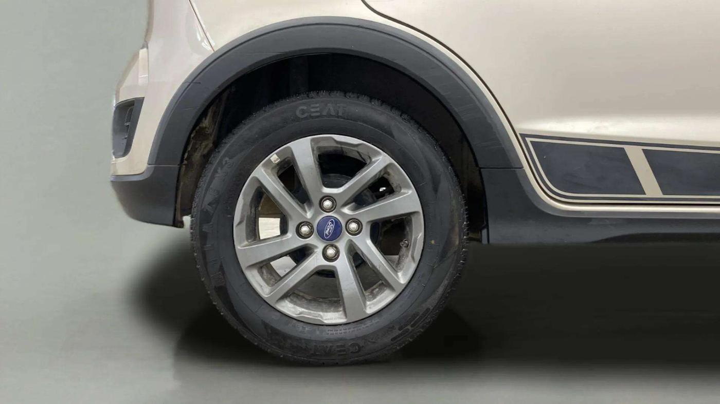 2018 Ford FREESTYLE TITANIUM 1.2 PETROL, Petrol, Manual, 26,842 km, Right Rear Wheel