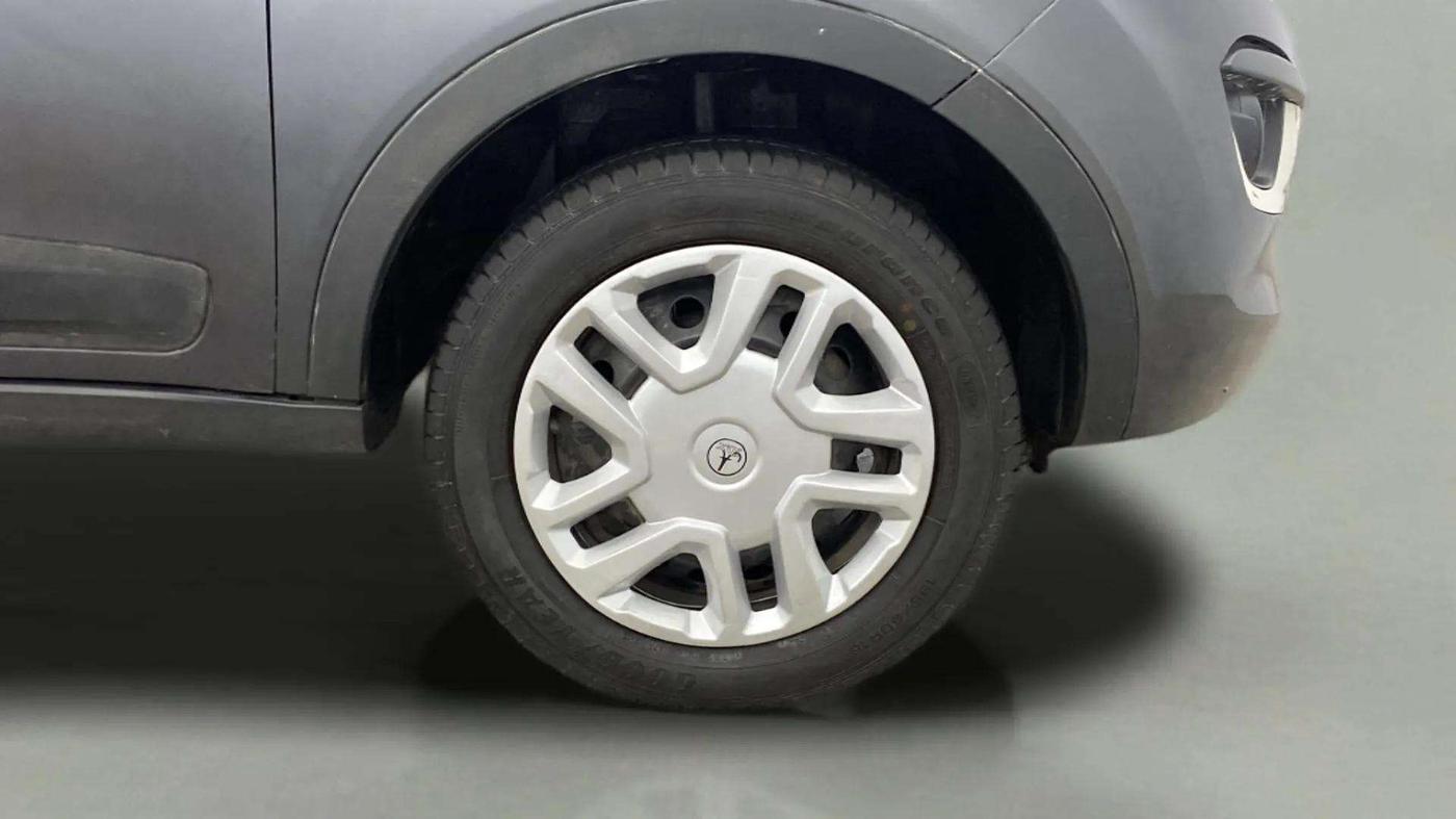 2019 Tata NEXON XM PETROL, CNG, Manual, 60,312 km, Right Front Wheel