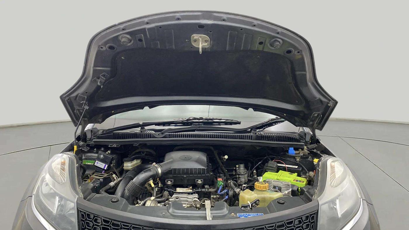 2019 Tata NEXON XM PETROL, CNG, Manual, 60,312 km, Open Bonet