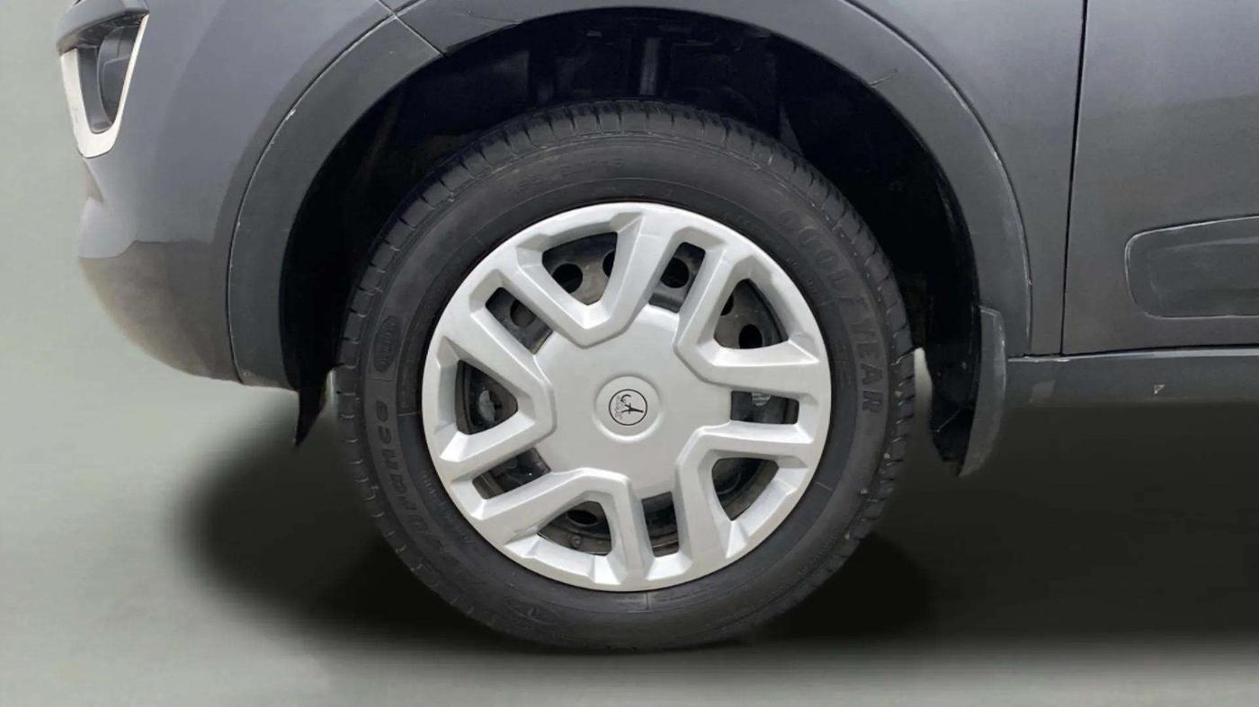 2019 Tata NEXON XM PETROL, CNG, Manual, 60,312 km, Left Front Wheel