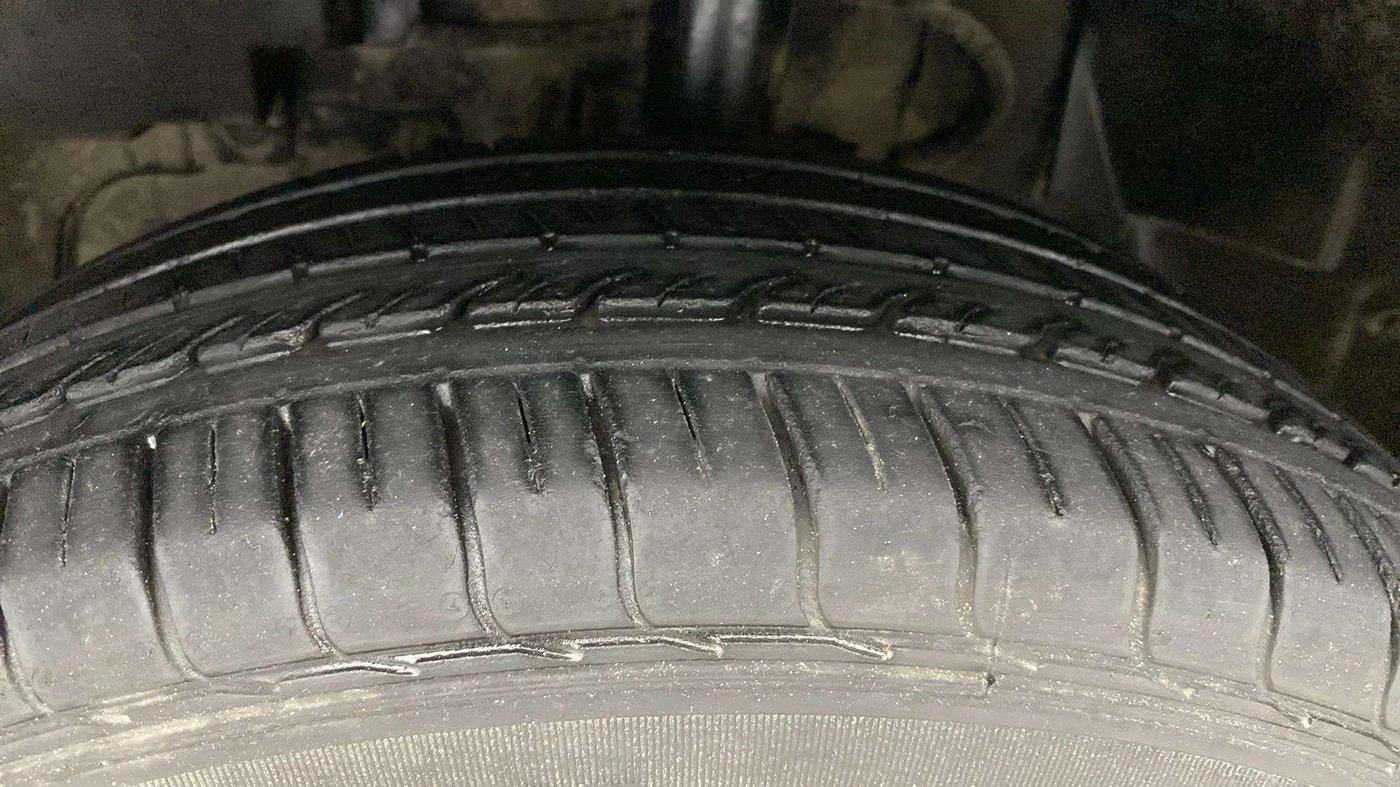 2019 Tata NEXON XM PETROL, CNG, Manual, 60,312 km, Left Front Tyre Tread
