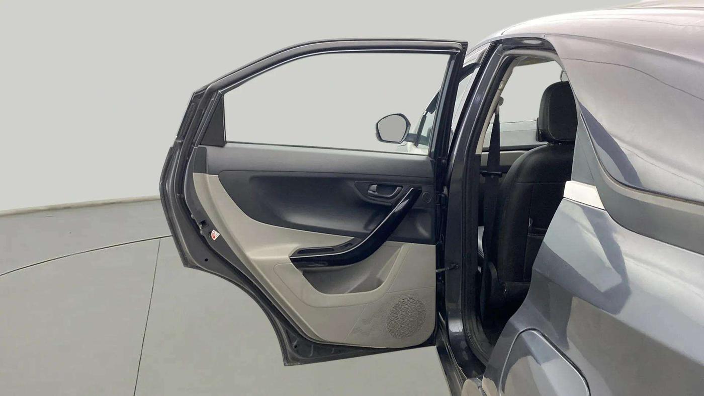 2019 Tata NEXON XM PETROL, CNG, Manual, 60,312 km, LHS Rear Door