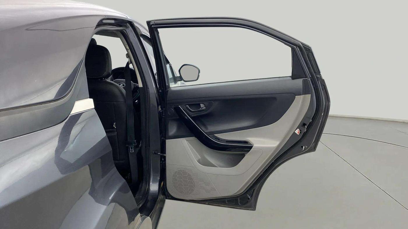 2019 Tata NEXON XM PETROL, CNG, Manual, 60,312 km, RHS Rear Door