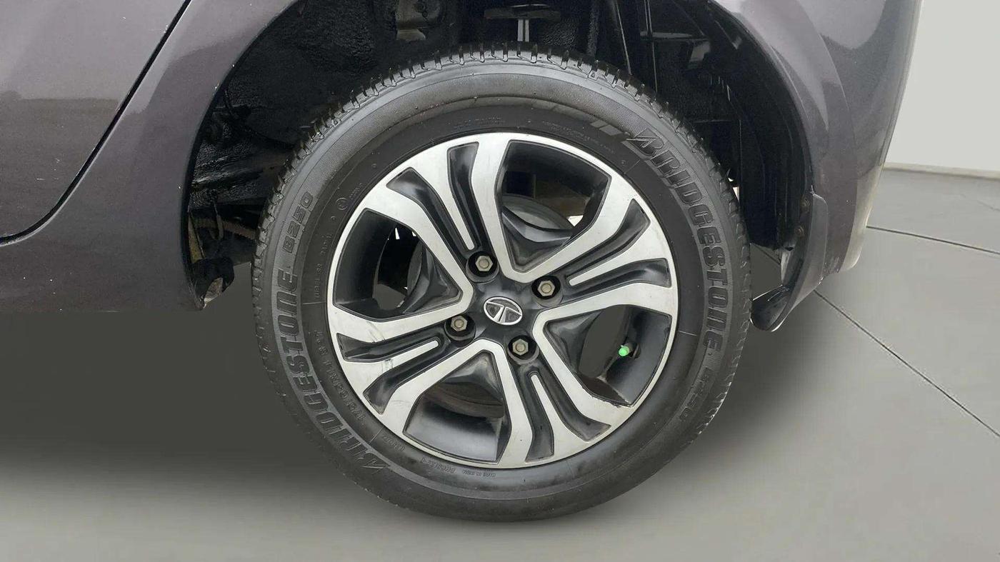2022 Tata Tiago XZ PLUS CNG, CNG, Manual, 52,907 km, Left Rear Wheel