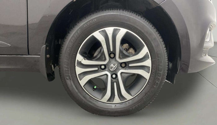 2022 Tata Tiago XZ PLUS CNG, CNG, Manual, 52,907 km, Right Front Wheel