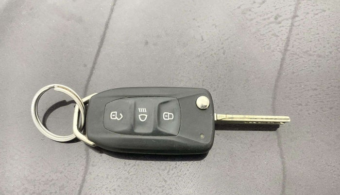 2022 Tata Tiago XZ PLUS CNG, CNG, Manual, 52,907 km, Key Close Up
