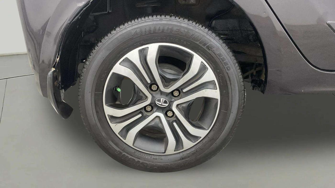2022 Tata Tiago XZ PLUS CNG, CNG, Manual, 52,907 km, Right Rear Wheel