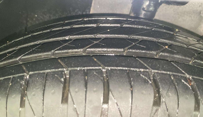 2023 KIA SONET HTK PLUS 1.2, Petrol, Manual, 5,757 km, Left Front Tyre Tread
