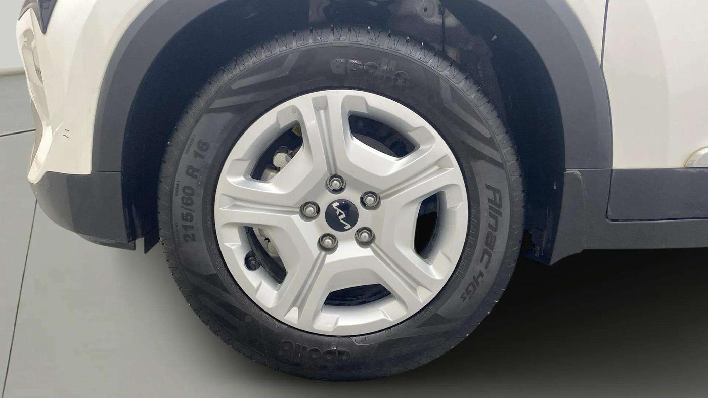 2023 KIA SONET HTK PLUS 1.2, Petrol, Manual, 5,757 km, Left Front Wheel