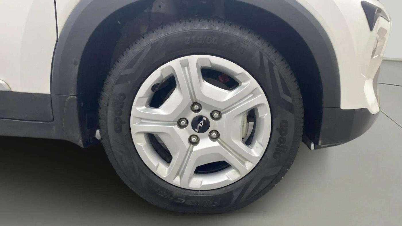 2023 KIA SONET HTK PLUS 1.2, Petrol, Manual, 5,757 km, Right Front Wheel