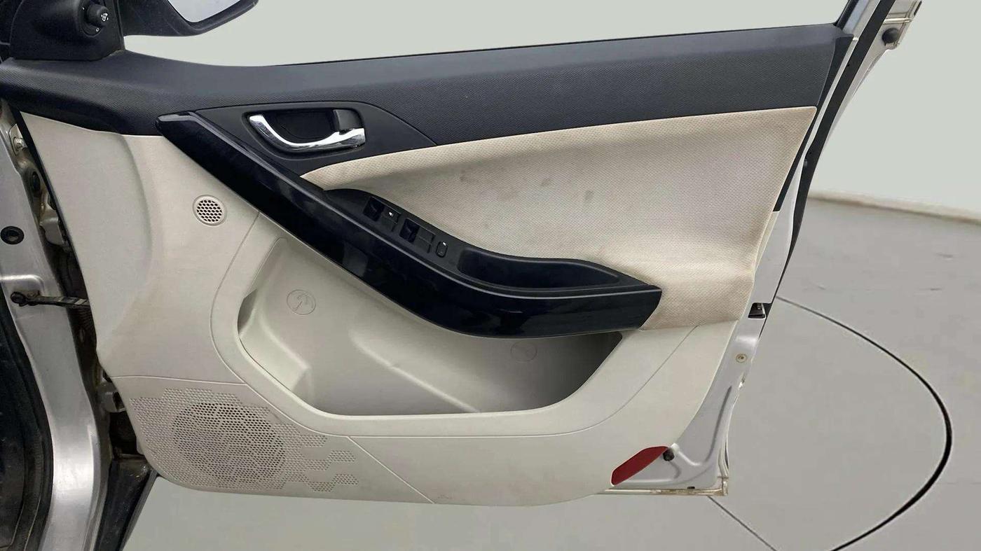 2021 Tata NEXON XZA PLUS PETROL, Petrol, Automatic, 57,239 km, Driver Side Door Panels Control