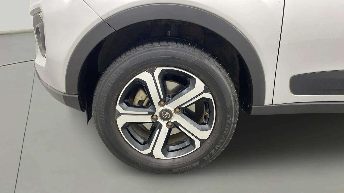 2021 Tata NEXON XZA PLUS PETROL, Petrol, Automatic, 57,239 km, Left Front Wheel