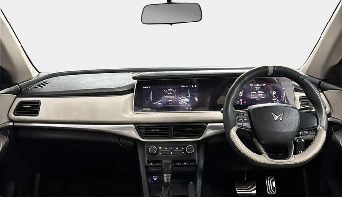 2022 Mahindra XUV700 AX 3 P AT 5 STR, Petrol, Automatic, 21,703 km, Dashboard