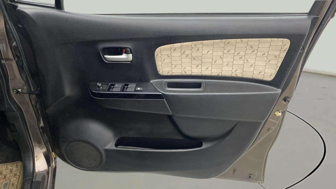 2017 Maruti Wagon R 1.0 VXI AMT, Petrol, Automatic, 53,092 km, Driver Side Door Panels Control
