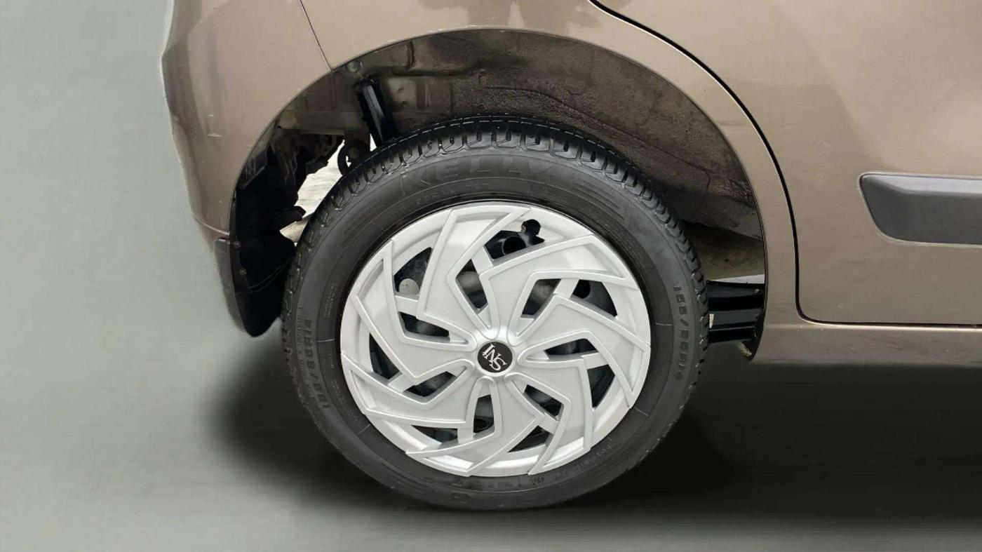 2017 Maruti Wagon R 1.0 VXI AMT, Petrol, Automatic, 53,092 km, Right Rear Wheel