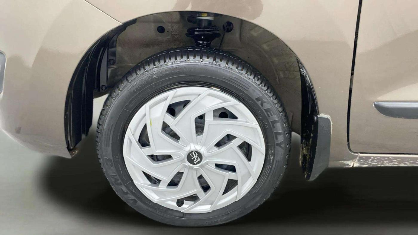 2017 Maruti Wagon R 1.0 VXI AMT, Petrol, Automatic, 53,092 km, Left Front Wheel
