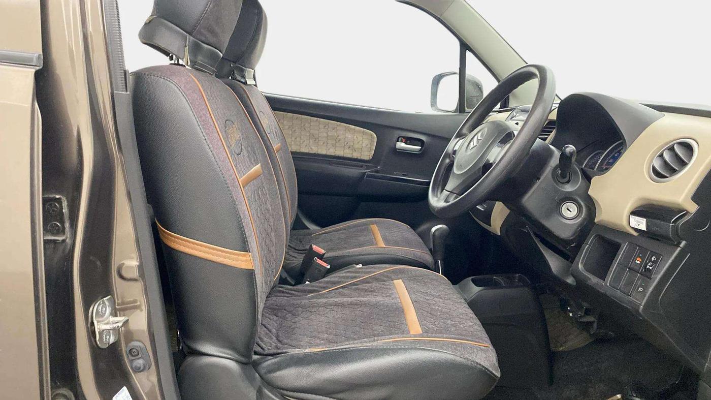 2017 Maruti Wagon R 1.0 VXI AMT, Petrol, Automatic, 53,092 km, Right Side Front Door Cabin