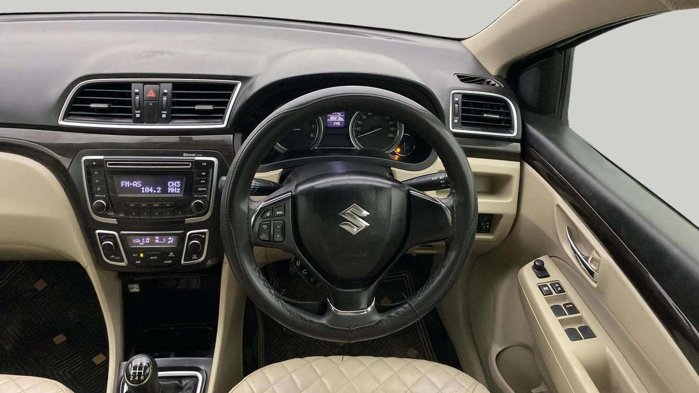 2018 Maruti Ciaz ZETA 1.4  MT PETROL, Petrol, Manual, 1,00,300 km, Steering Wheel Close Up