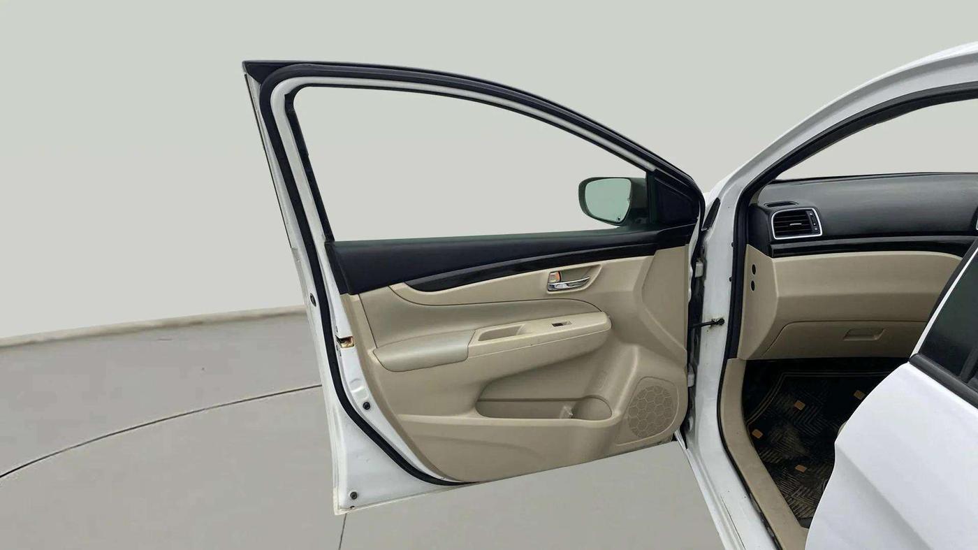 2018 Maruti Ciaz ZETA 1.4  MT PETROL, Petrol, Manual, 1,00,300 km, LHS Rear Door