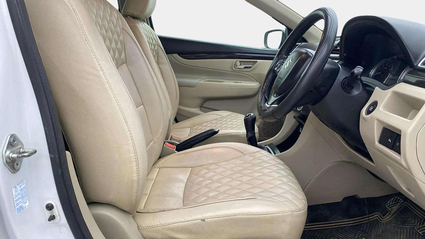 2018 Maruti Ciaz ZETA 1.4  MT PETROL, Petrol, Manual, 1,00,300 km, Right Side Front Door Cabin