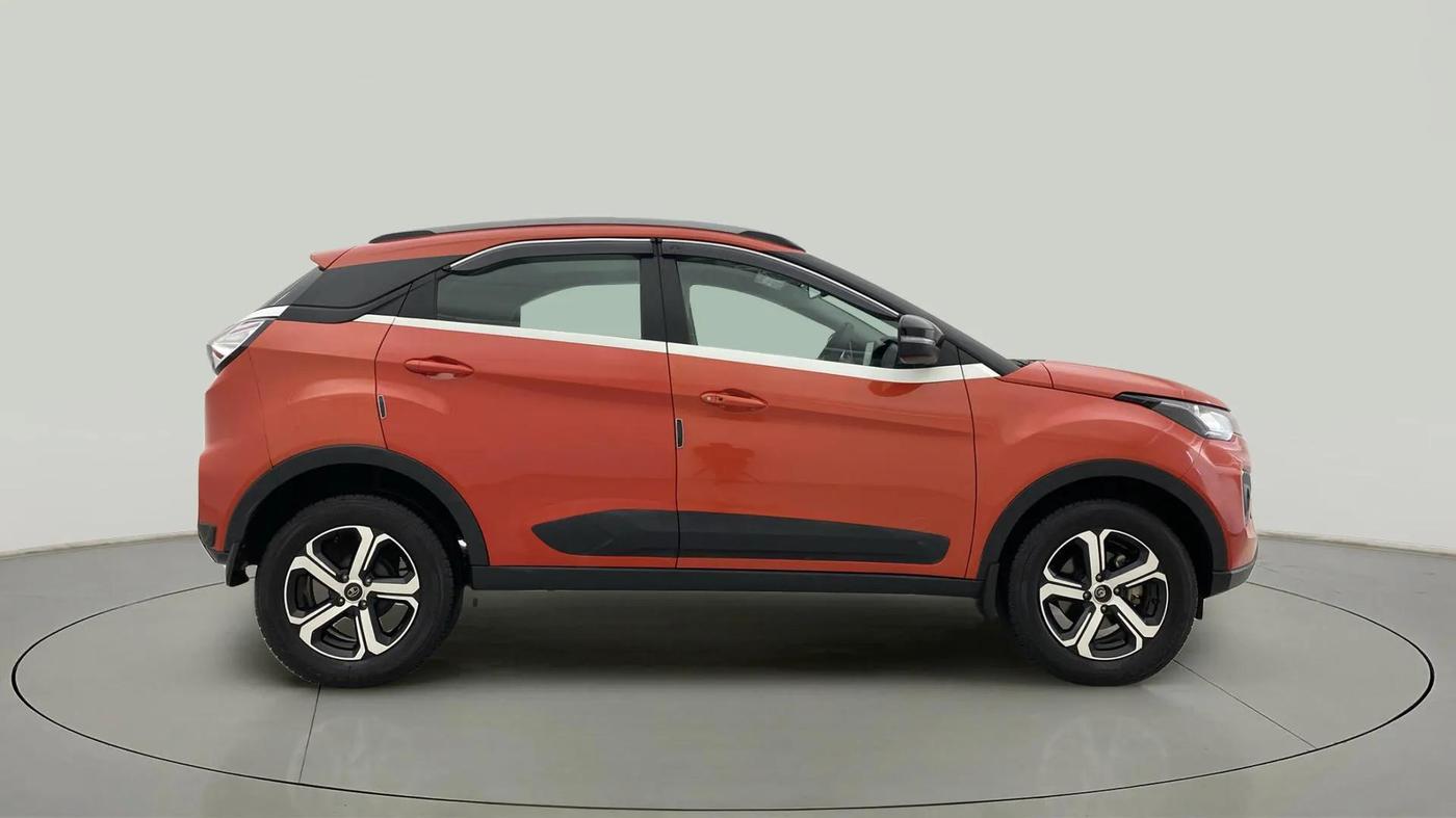 2023 Tata NEXON XZA PLUS LUXURY SUNROOF PETROL, Petrol, Automatic, 9,885 km, Right Side View