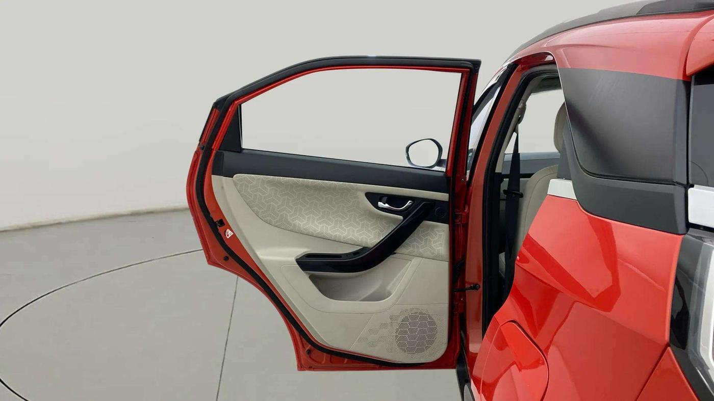 2023 Tata NEXON XZA PLUS LUXURY SUNROOF PETROL, Petrol, Automatic, 9,885 km, LHS Rear Door