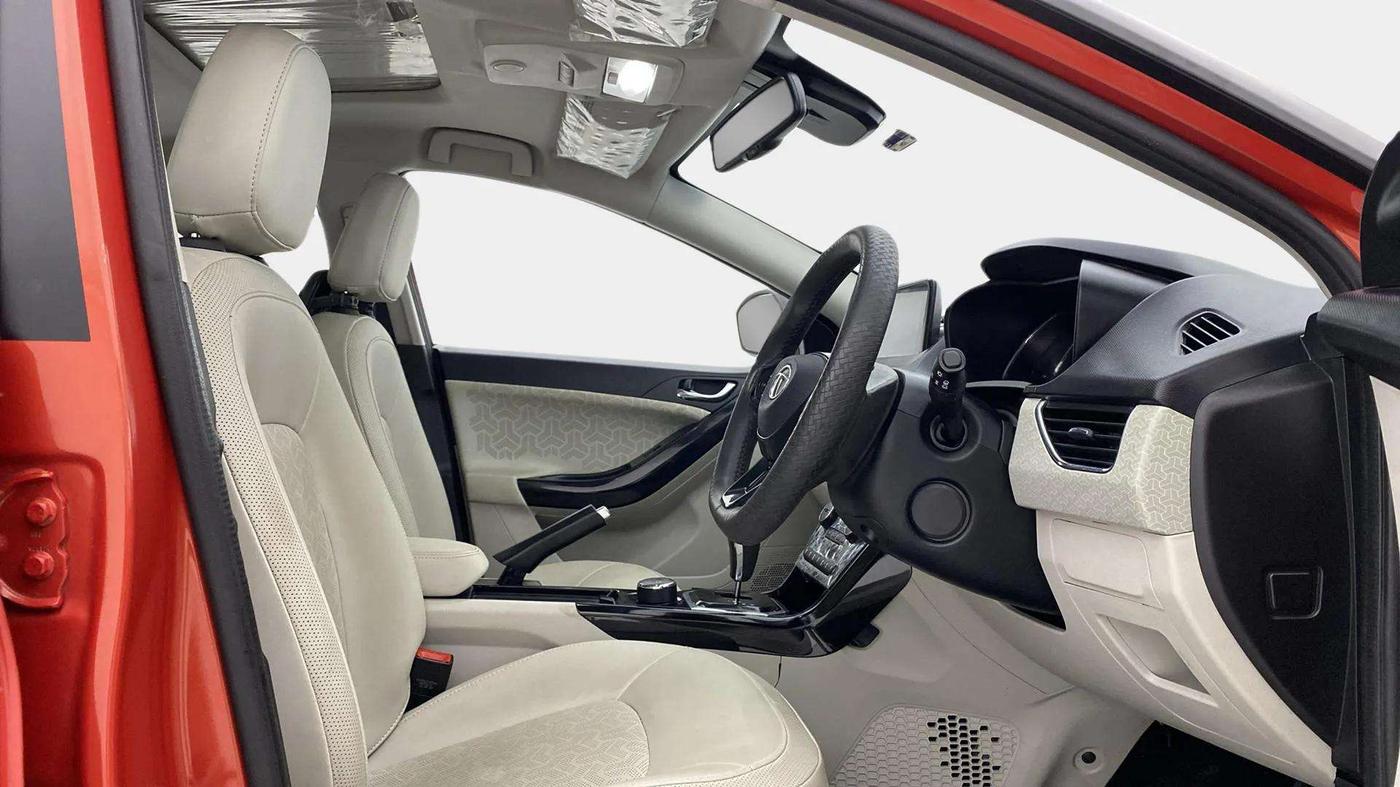 2023 Tata NEXON XZA PLUS LUXURY SUNROOF PETROL, Petrol, Automatic, 9,885 km, Right Side Front Door Cabin