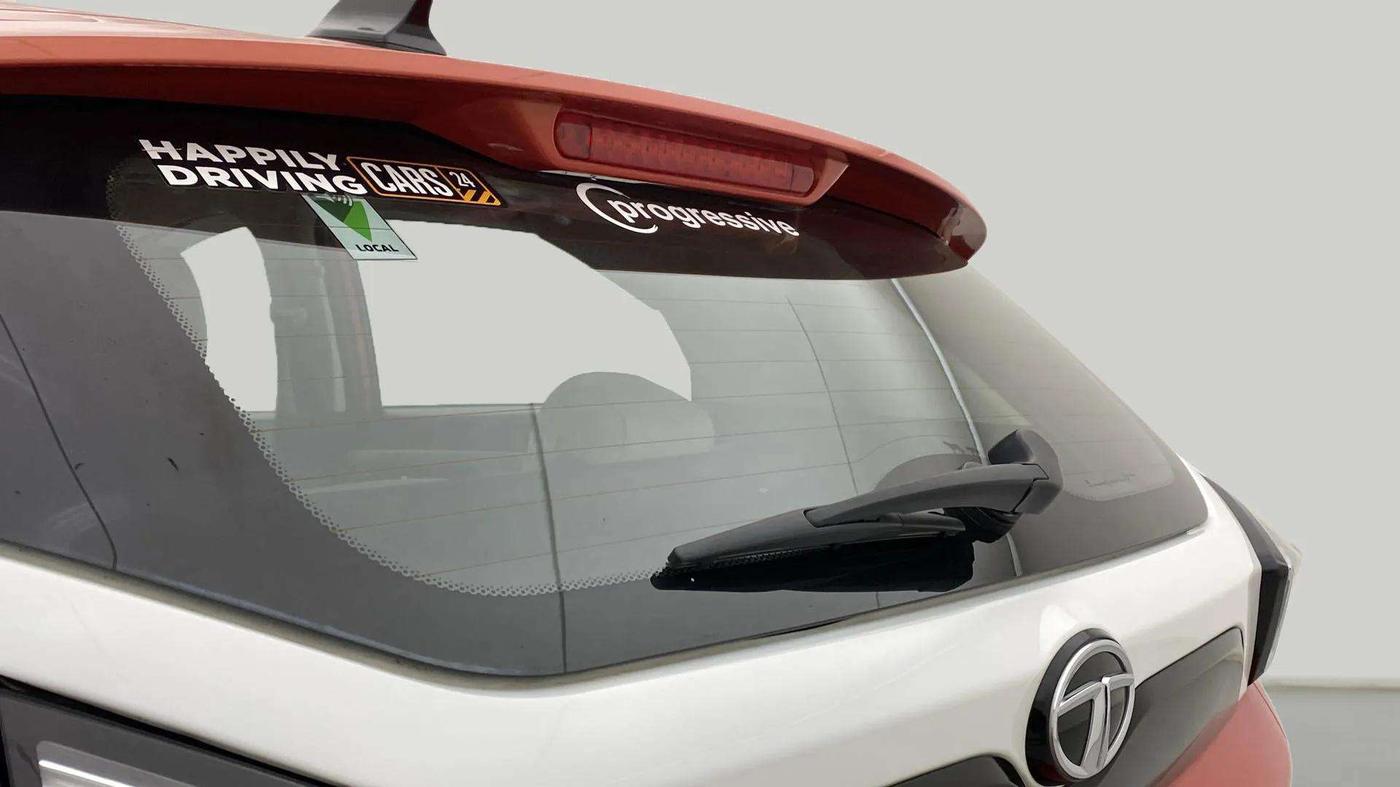 2023 Tata NEXON XZA PLUS LUXURY SUNROOF PETROL, Petrol, Automatic, 9,885 km, Rear Wiper
