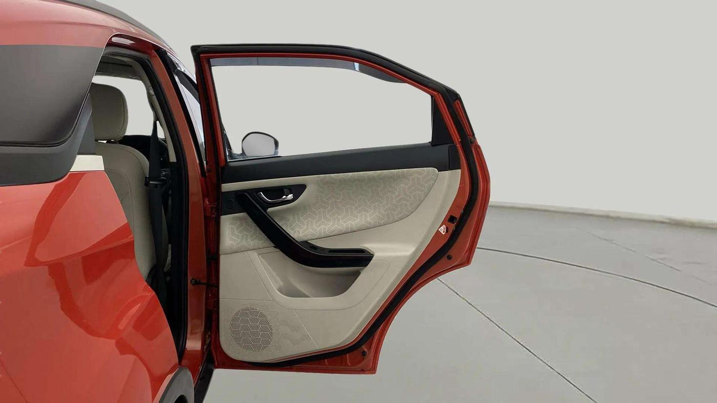 2023 Tata NEXON XZA PLUS LUXURY SUNROOF PETROL, Petrol, Automatic, 9,885 km, RHS Rear Door