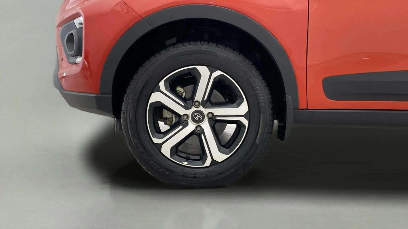 2023 Tata NEXON XZA PLUS LUXURY SUNROOF PETROL, Petrol, Automatic, 9,885 km, Left Front Wheel