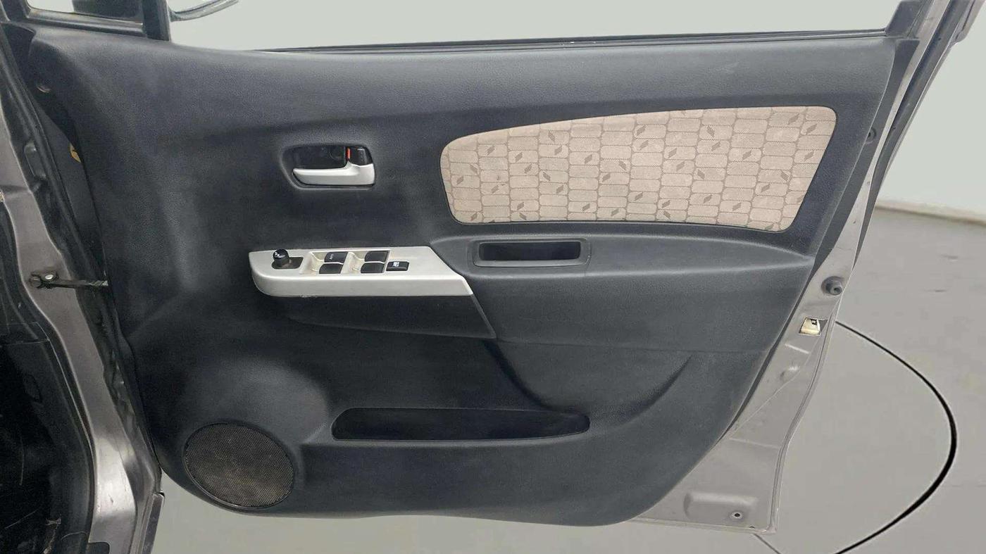 2014 Maruti Wagon R 1.0 VXI, Petrol, Manual, 94,037 km, Driver Side Door Panels Control