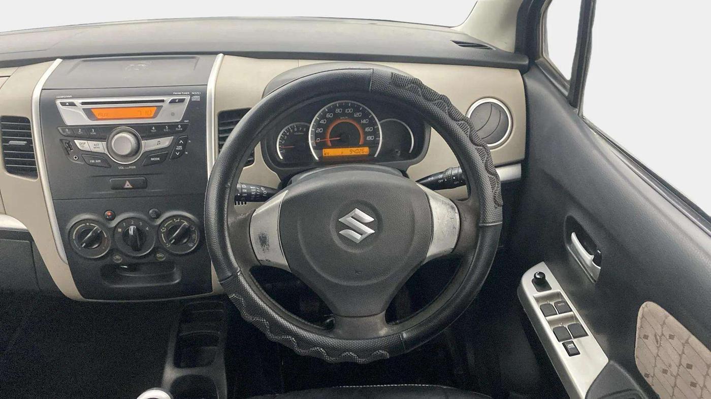 2014 Maruti Wagon R 1.0 VXI, Petrol, Manual, 94,037 km, Steering Wheel Close Up