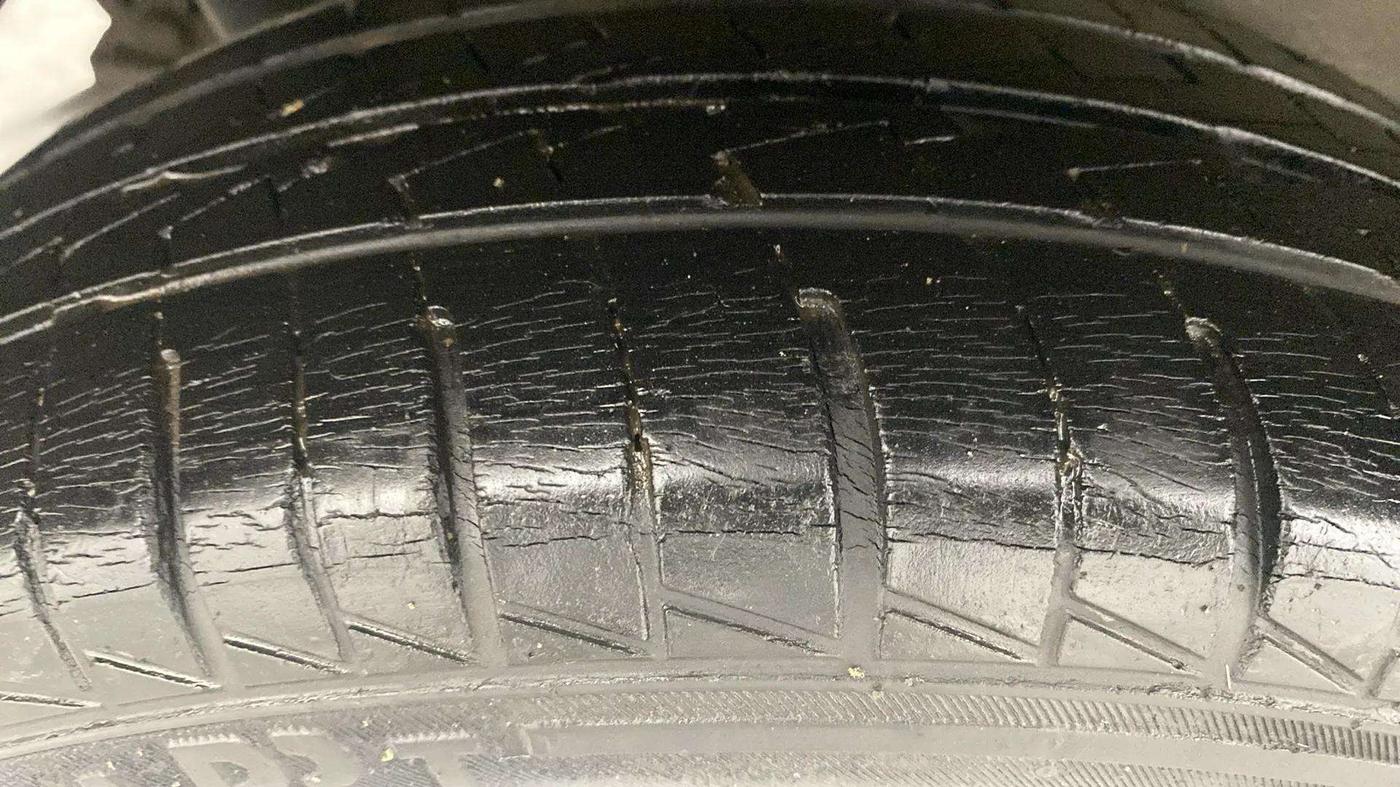 2014 Maruti Wagon R 1.0 VXI, Petrol, Manual, 94,037 km, Left Rear Tyre Tread