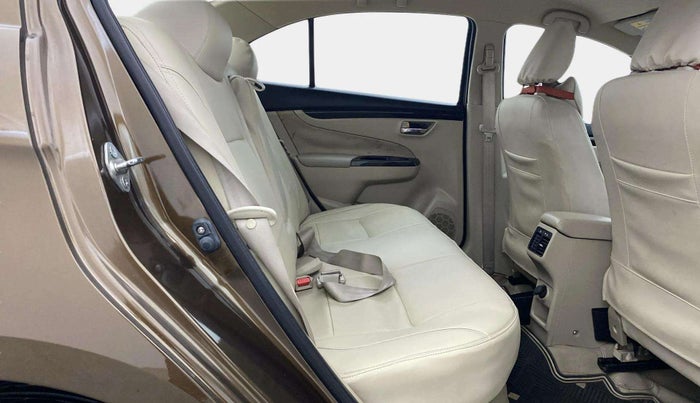 2016 Maruti Ciaz VXI+, Petrol, Manual, 54,298 km, Right Side Rear Door Cabin