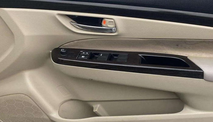 2016 Maruti Ciaz VXI+, Petrol, Manual, 54,298 km, Driver Side Door Panels Control