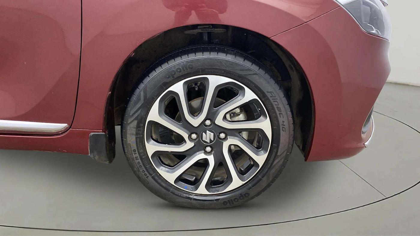 2022 Maruti Baleno ALPHA 1.2 AGS, Petrol, Automatic, 38,657 km, Right Front Wheel