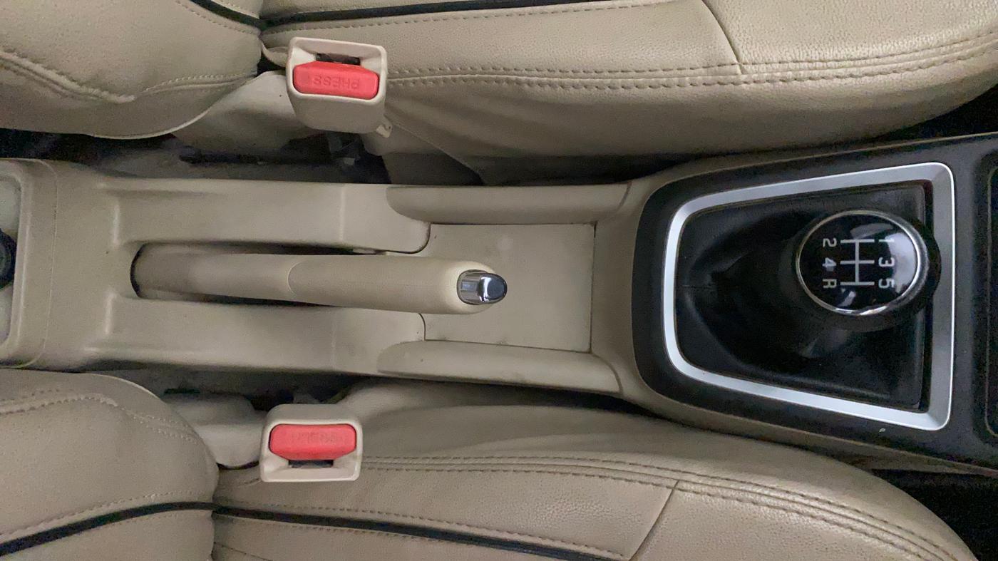 2022 Maruti Dzire VXI, Petrol, Manual, 56,772 km, Gear Lever