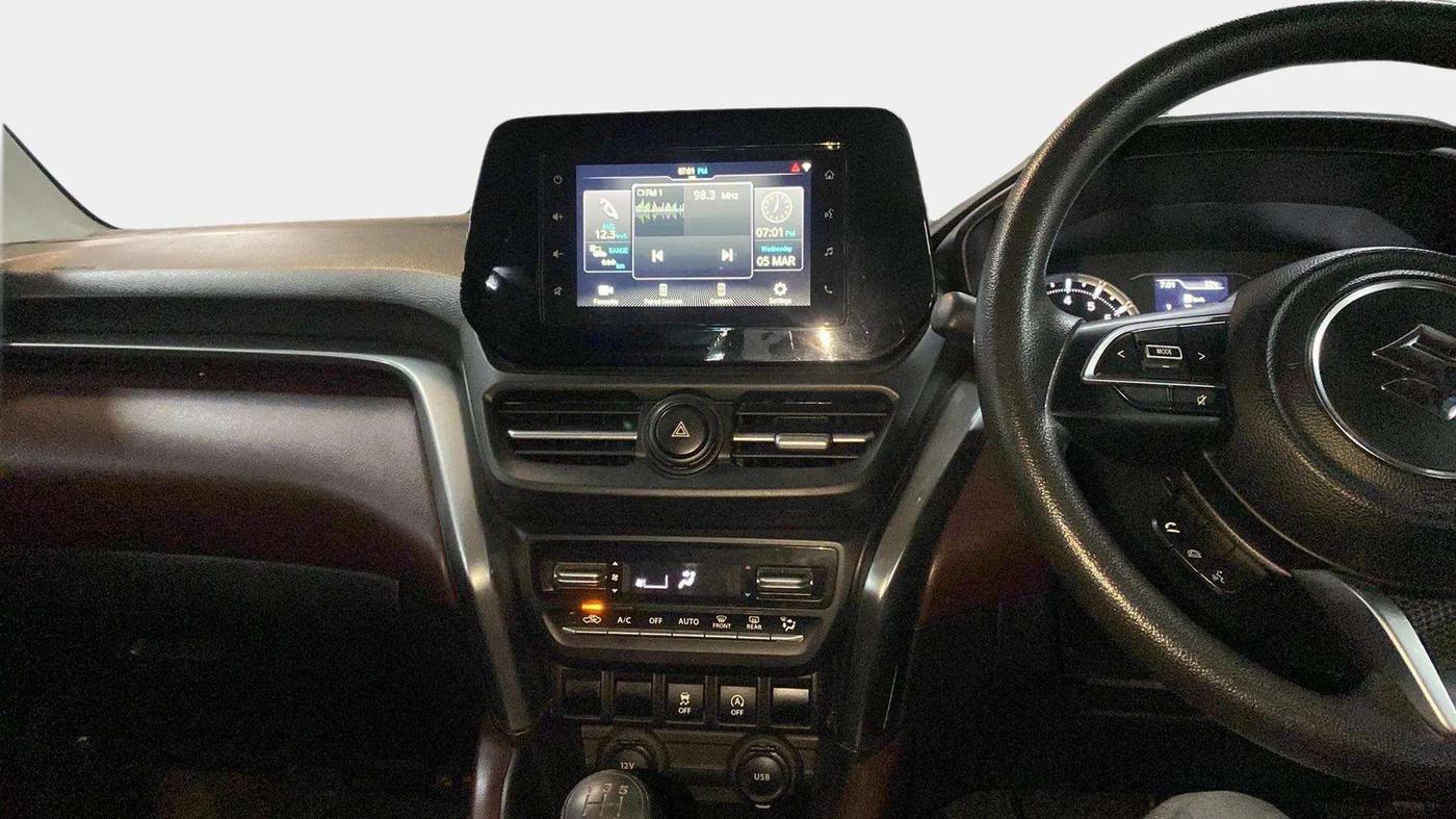 2023 Maruti Grand Vitara DELTA SMART HYBRID, Petrol, Manual, 28,598 km, Air Conditioner